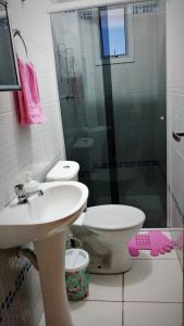 A bathroom at Apartamento Portal do Sol
