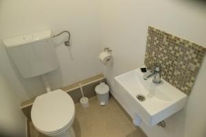 Gallery image of Apartments Nena in Podstrana +60 photos