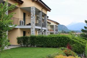 Imagen de la galería de Casa Lella with pool and garden, en Lenno