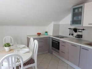 Η κουζίνα ή μικρή κουζίνα στο Apartment Šoša