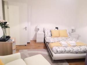 Katil atau katil-katil dalam bilik di Abbey Wood Station Five Bedroom Self Contained House