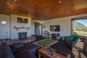 Gallery image of Kiwi Cabin and Homestay at Koru with hot tub in Barrytown