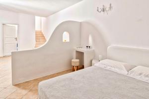 Una cama o camas en una habitación de Katharos Pool Villas 26 fotos más