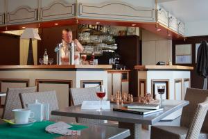 Nápoje v ubytování Logis - Hôtel & restaurant Les Trois Fontaines