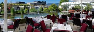 Blick auf einen Fluss in der Nähe des Aparthotels