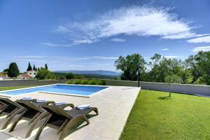 Bazén v ubytovaní Holiday Home Casa Histria alebo v jeho blízkosti