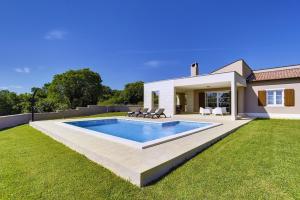 Bazén v ubytovaní Holiday Home Casa Histria alebo v jeho blízkosti