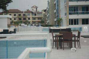 Bazén v ubytování E&J Beach Condo nebo v jeho okolí