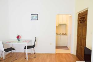 Kuchyňa alebo kuchynka v ubytovaní Apartment ANA Podstrana