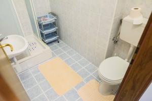 Kúpeľňa v ubytovaní Apartment ANA Podstrana
