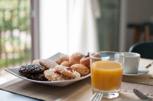 
Breakfast options available to guests at B&B Dietro il Teatro
