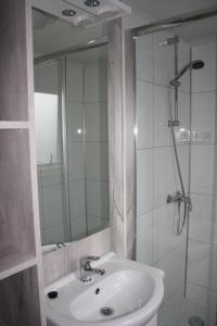 Kylpyhuone majoituspaikassa Chalet de Schelp