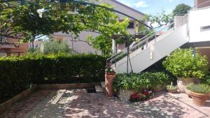 Vonkajšia záhrada v ubytovaní Apartment Antišin