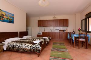 Gallery image of Makronas Apartments in Karistos