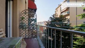 Balkonas arba terasa apgyvendinimo įstaigoje Cozy house for your stay in Bologna