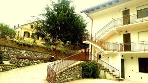 Το κτήριο όπου στεγάζεται  η παραθεριστική κατοικία