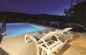 Bazén v ubytování Holiday home Ana nebo v jeho okolí