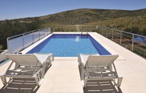 Bazén v ubytování Holiday home Ana nebo v jeho okolí