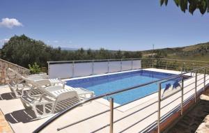 Bazén v ubytování Holiday home Ana nebo v jeho okolí