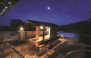 Bazén v ubytování Holiday home Ana nebo v jeho okolí