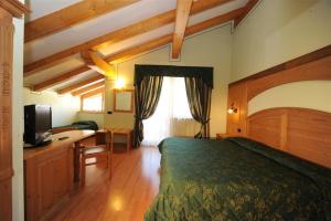 TV a/nebo společenská místnost v ubytování Hotel Canada