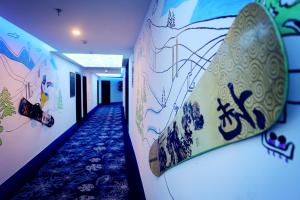 张家口Nostalgia Hotel Zhangjiakou- Near The Grass Skyline, Dajingmen, 20 minutes away from Zhangjiakou High-speed Railway Station, Free ice cream, mineral water, coffee, snacks and laundry service, English communication well的相册照片