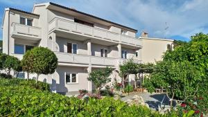 Zahrada ubytování Apartmani Kaštelan