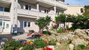 Zahrada ubytování Apartmani Kaštelan