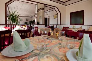 Restaurace v ubytování Logis Hotel & Spa Beau-Site