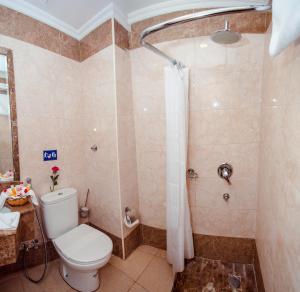 Koupelna v ubytování Sama Al Deafah Hotel