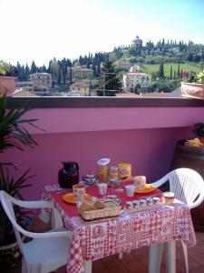 ヴェローナにあるBed & Breakfast CUORE DI GIULIETTAのギャラリーの写真