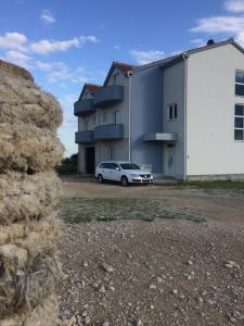 Budova, v ktorej sa apartmán nachádza