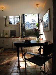 Een keuken of kitchenette bij Kalkmarkt Suites