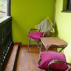 A seating area at La Casina de Celorio