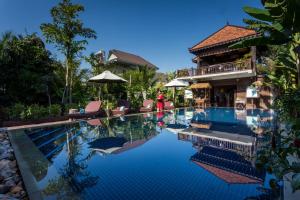 Hồ bơi trong/gần Khmer Paradise Villa