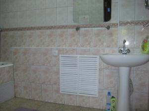 ShymHostle tesisinde bir banyo