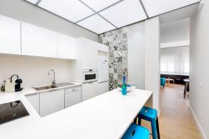 Kuchyňa alebo kuchynka v ubytovaní Greco Toledo - Apartamentos Aloha Toledo + 14 fotografií