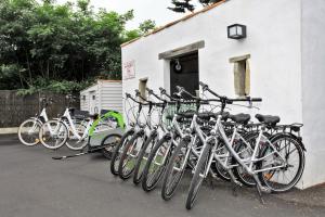 在拉谢泽度假屋内部或周边骑自行车