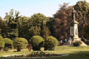 A garden outside Casa Moretti