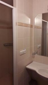 Łazienka w obiekcie Hotel Panon