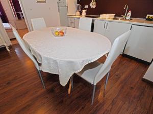 Kuchyň nebo kuchyňský kout v ubytování Apartments Ilija 1363