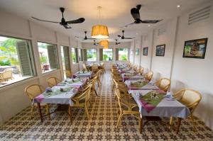 Restaurace v ubytování Bambu Hotel + 27 fotografií