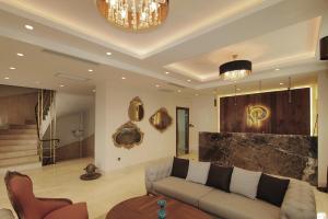 Ruang duduk di Pisa Hotel +38 gambar