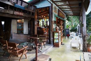 Gallery image of Country Lake View Hotel in Suphan Buri