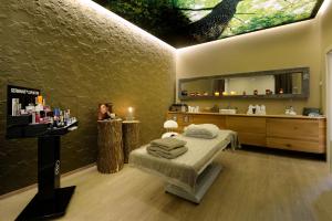 Spa and/or other wellness facilities at Van der Valk Hotel Beveren