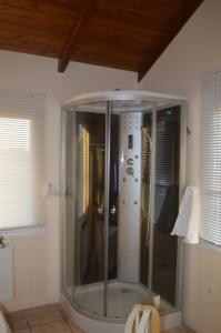 Foto de la galería de Villa Suites Lagonisi Luxury en Lagonissi