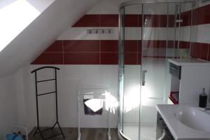 Koupelna v ubytování MOR-HA-MARCH Chambres d'Hôtes + 37 fotografií