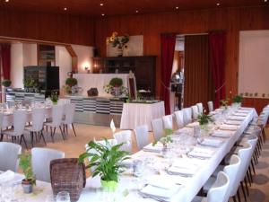 Restorāns vai citas vietas, kur ieturēt maltīti, naktsmītnē Residence des Domes