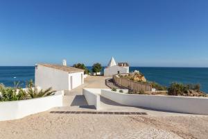 Galeriebild der Unterkunft Andorinha 2 bedroom apart-close to the sea-Algarve in Porches