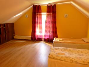 Postel nebo postele na pokoji v ubytování Viva Pirita Hostel